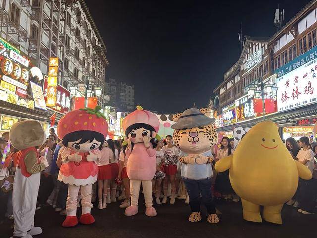 2025/2026四川省城市足球联赛5场比赛同日开赛,各地“文旅盛宴”热闹开摆