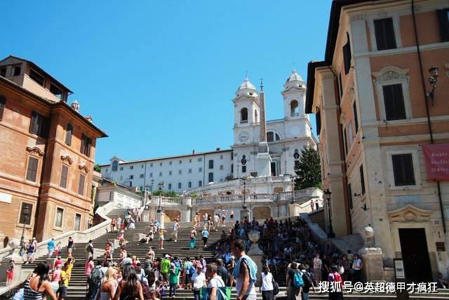 欧联杯罗马二人罚三次点球不进！条条大路通罗马，主场球门该拆了