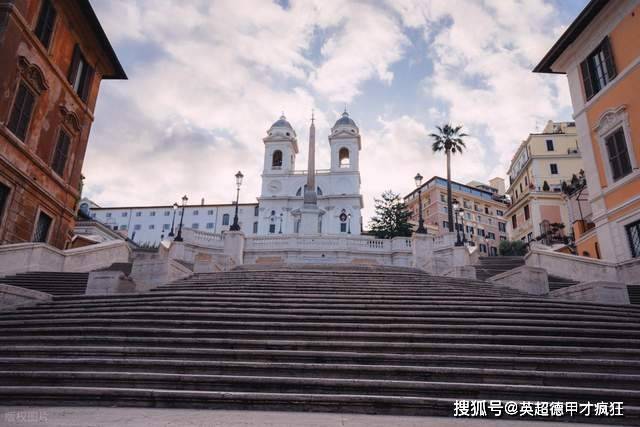 欧联杯罗马二人罚三次点球不进！条条大路通罗马，主场球门该拆了