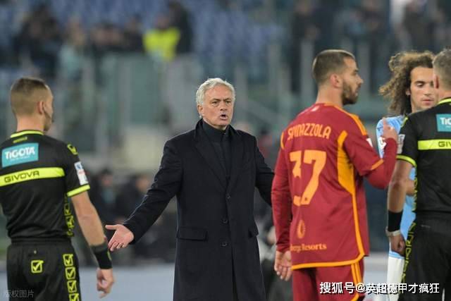 欧联杯罗马二人罚三次点球不进！条条大路通罗马，主场球门该拆了