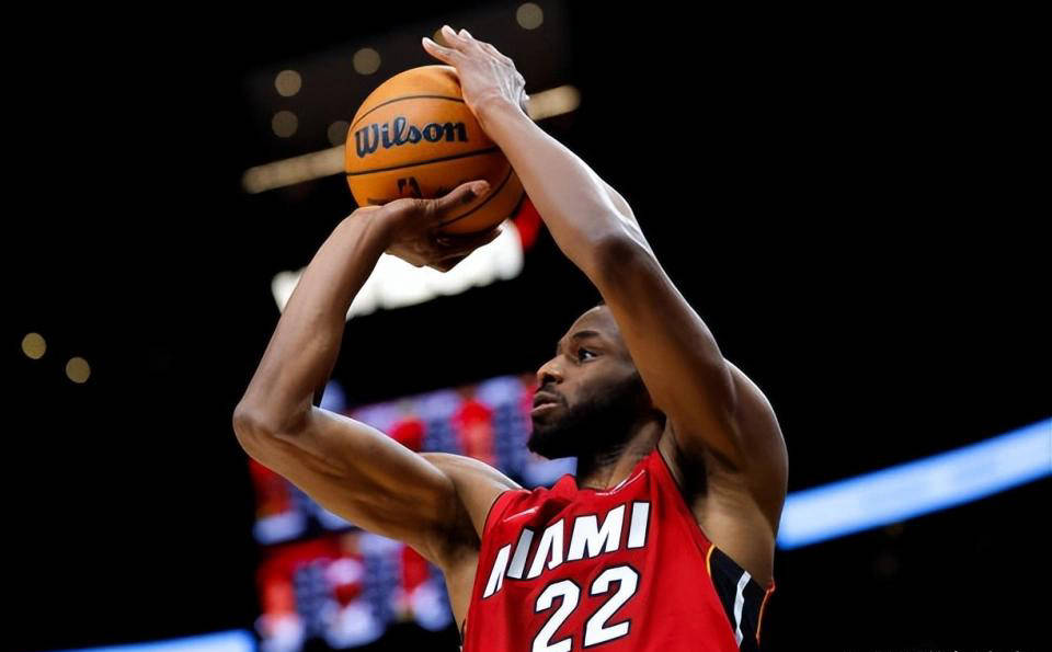 迈阿密热火锋线球星赞扬团队精神，感叹长时间分离家人之苦