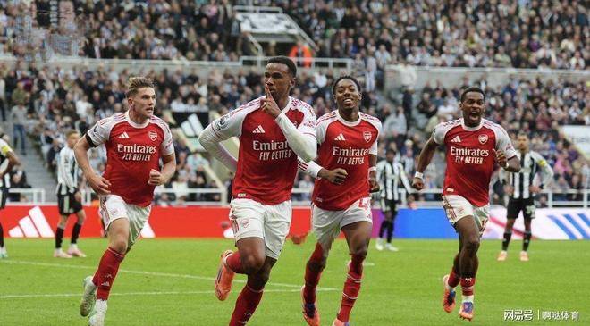 英超积分榜:阿森纳2-0领先,曼联升至第八,热刺排名第三