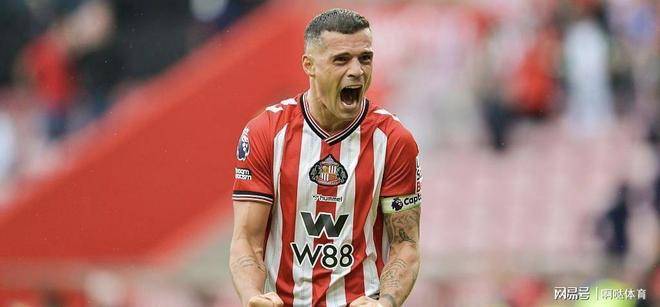 英超积分榜:阿森纳2-0领先,曼联升至第八,热刺排名第三