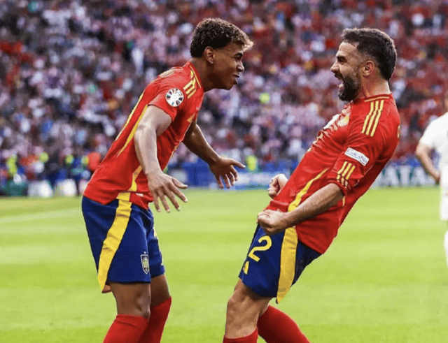 虎扑BBS-小孩脾气！亚马尔取关卡瓦哈尔，两人明年还要一起踢世界杯