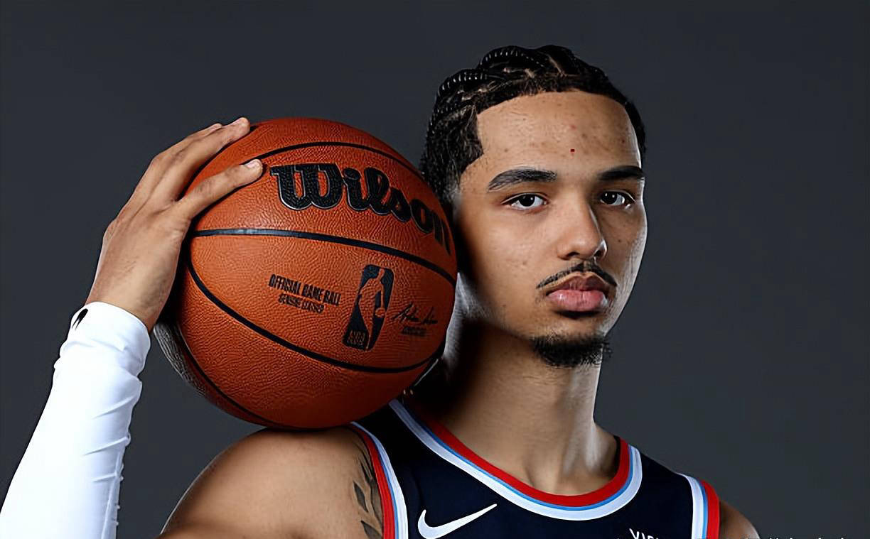 虎扑首页-洛杉矶快船侧翼新星弗劳尔斯的崭露头角