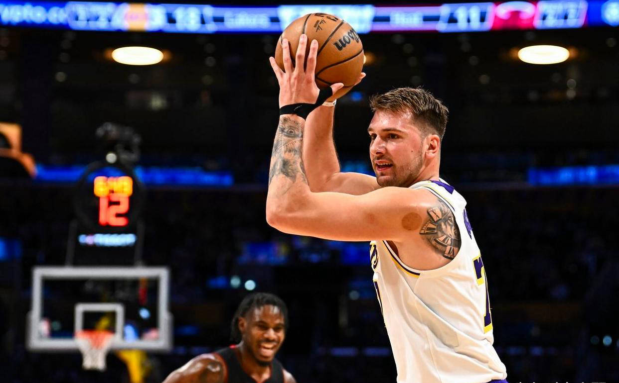 虎扑首页-洛杉矶湖人板凳深度引发讨论