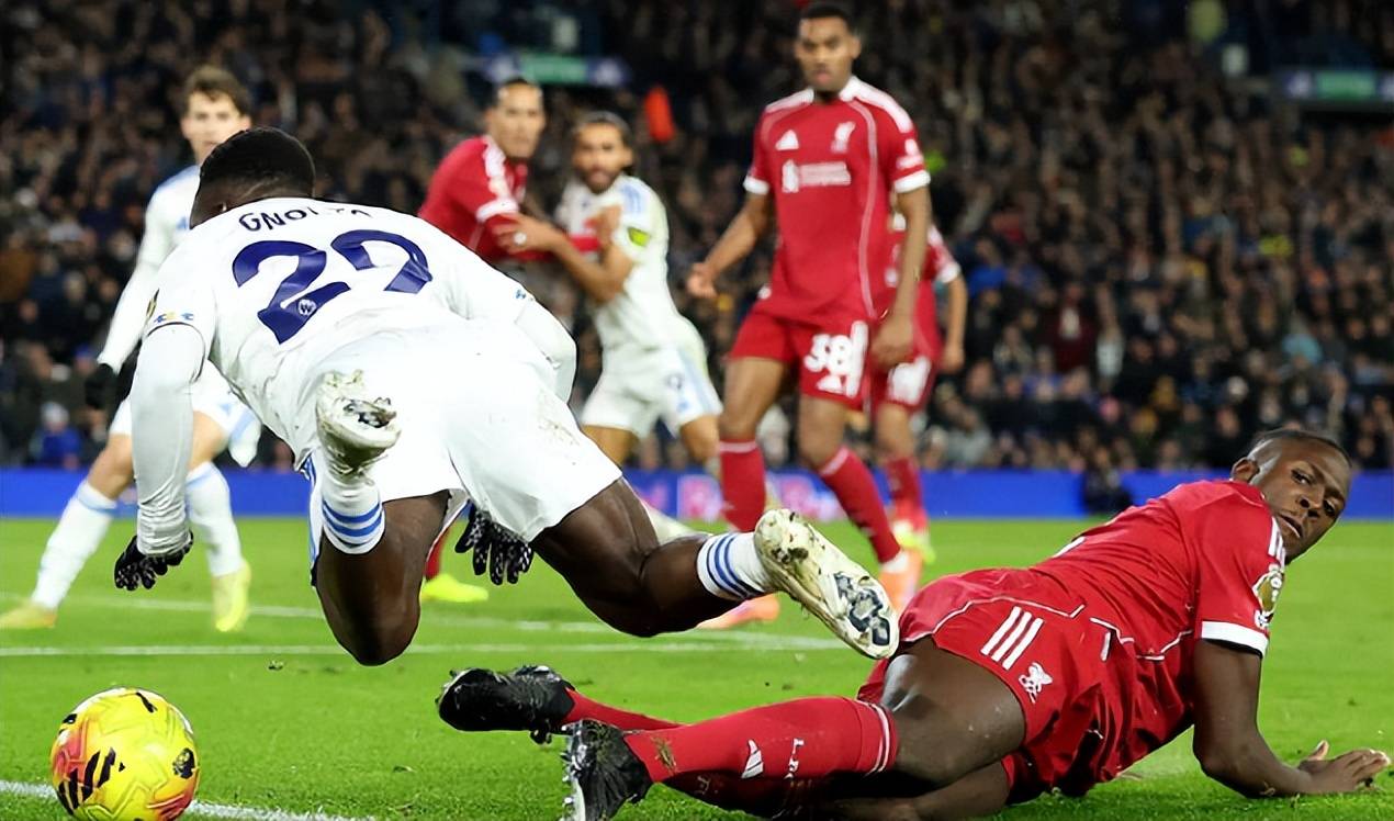 切尔西0比0伯恩茅斯，进攻端哑火是症结，帕尔默复出状态一般