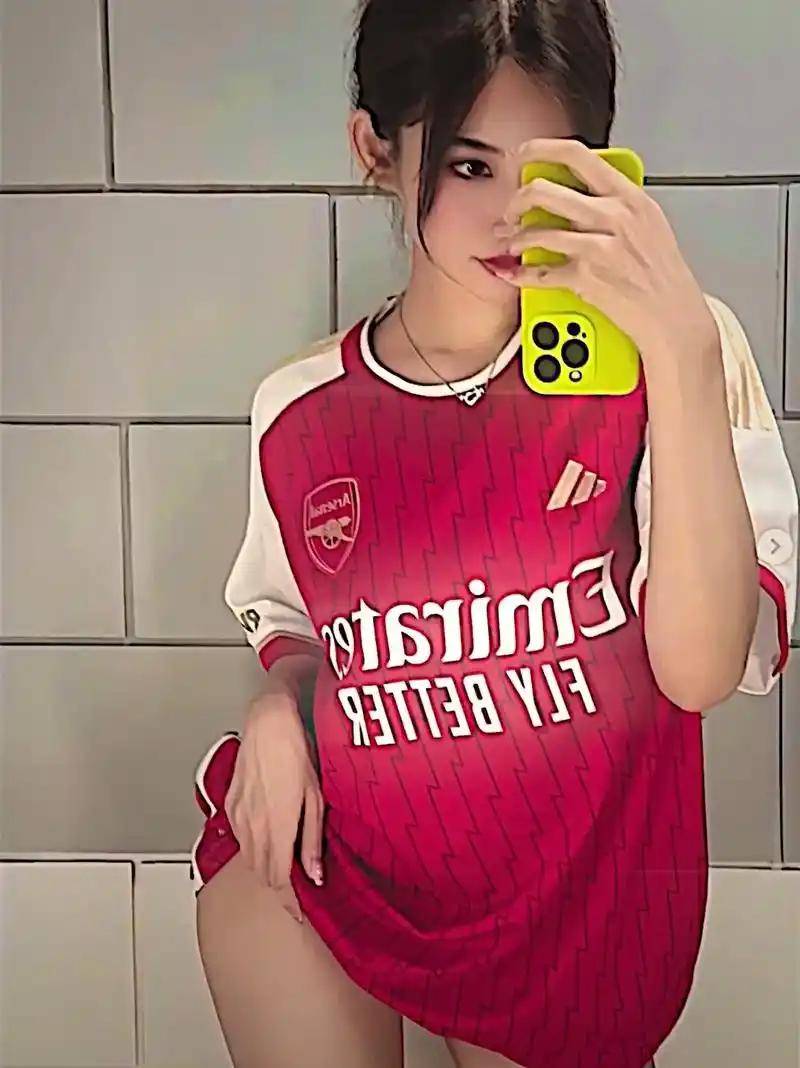 终极猜想来了：阿森纳掉链子无缘冠军VS英超夺冠，你选哪个？