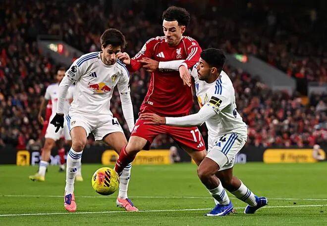 换汤不换药！利物浦主场战保级队险被绝杀，斯洛特之错在于平庸