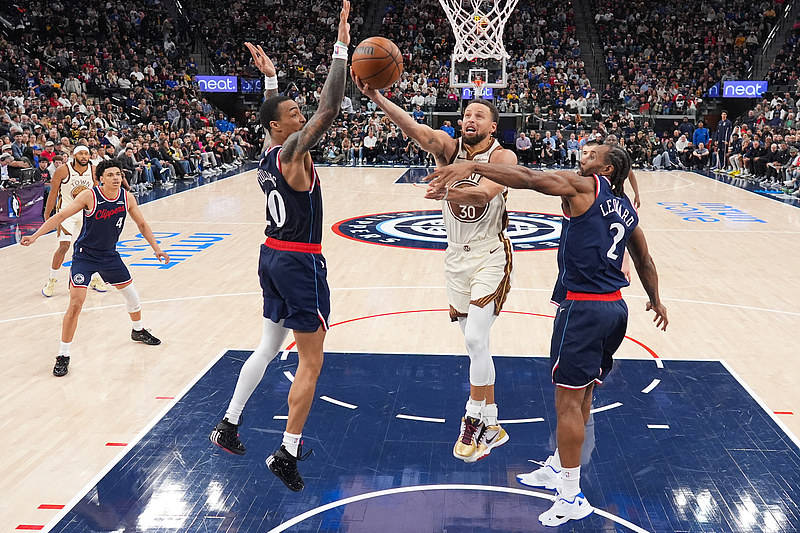 虎扑评分-库里6犯离场 金州勇士102-103惜败洛杉矶快船