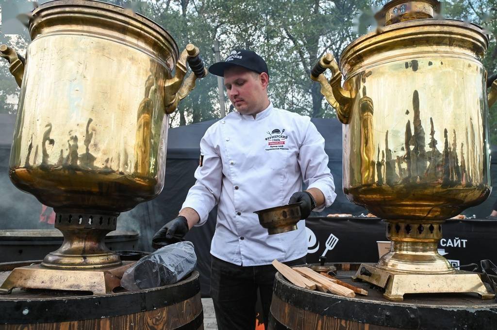 虎扑社区-俄罗斯克拉斯诺达尔美食节上演烤肉盛宴