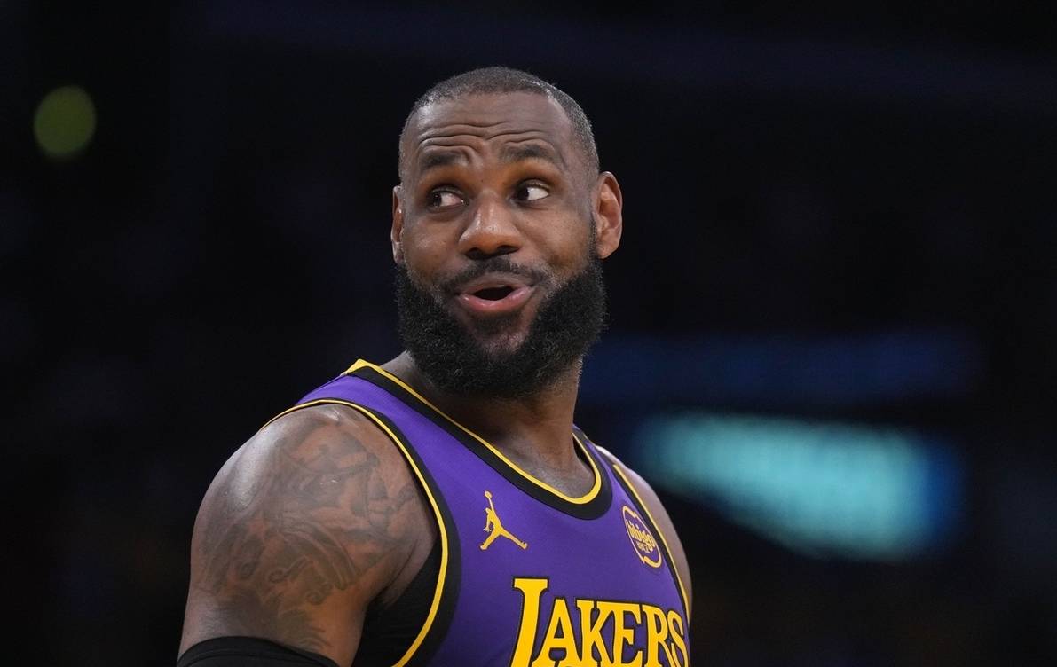 虎扑NBA-科比前队友：科比末期很少训练！詹姆斯是历史第一人！